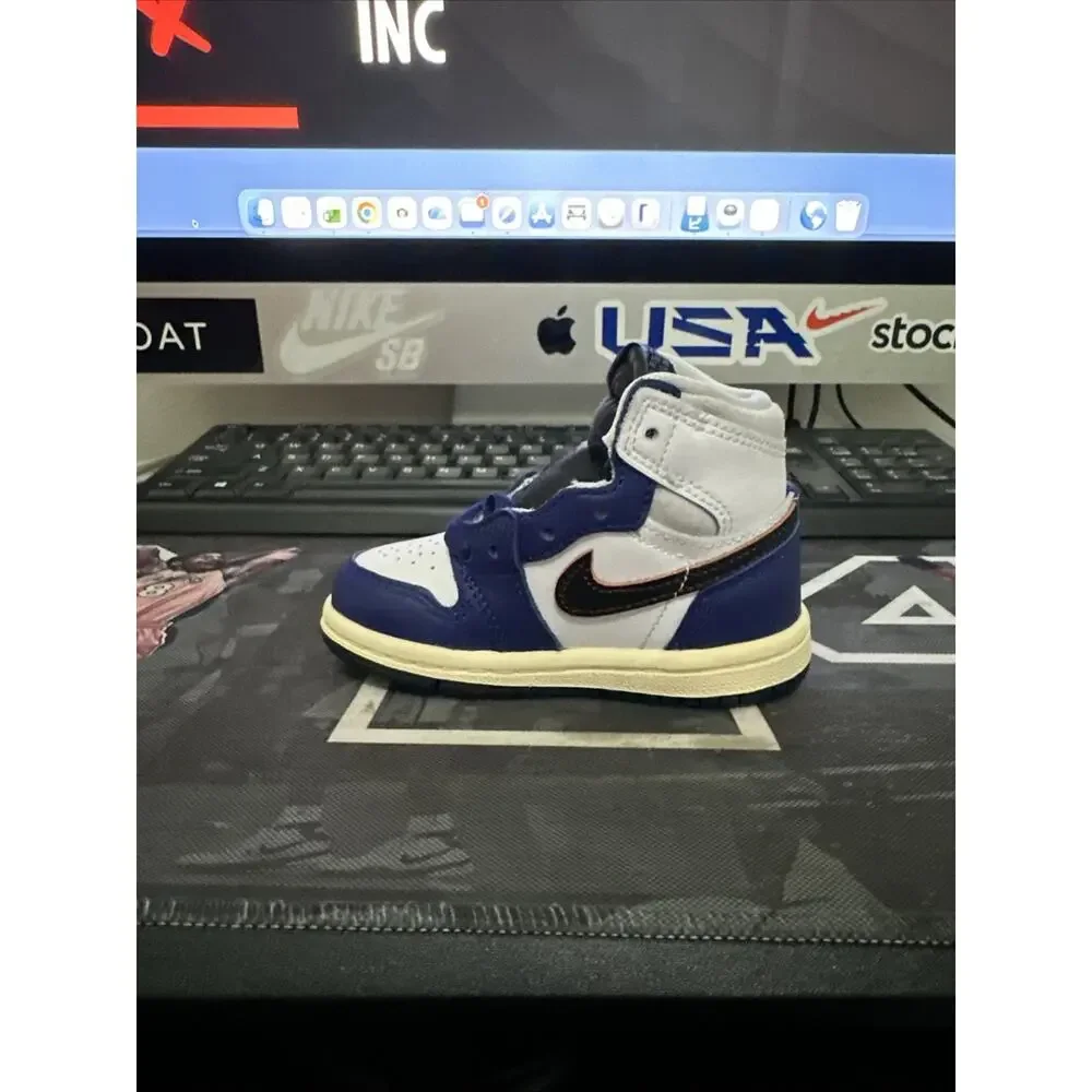 New Kids Size 5c Jordan 1 Retro Rare Air FD1413-100